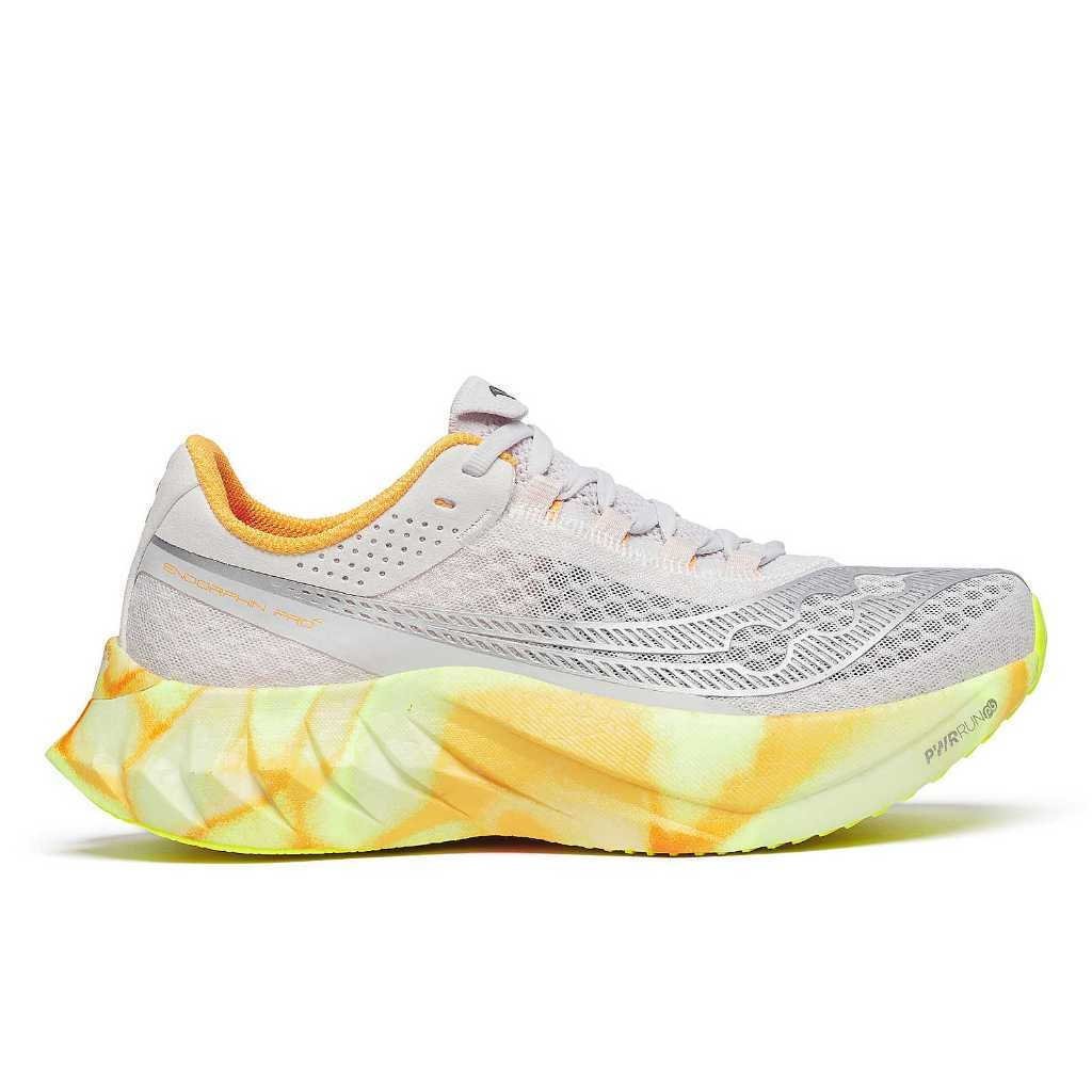 Saucony Endorphin Pro 4 | ผู้หญิง | หมอก / ปอก