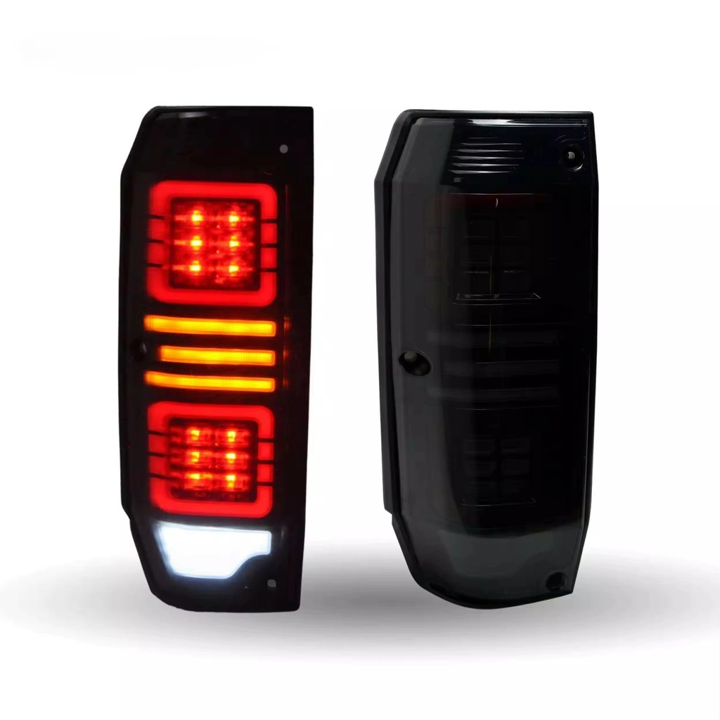 J5YP อะไหล่รถยนต์เดิมไฟเลี้ยวไฟท้ายสําหรับ Toyota Land Cruiser LC76 1984-2021 ไฟท้าย Led