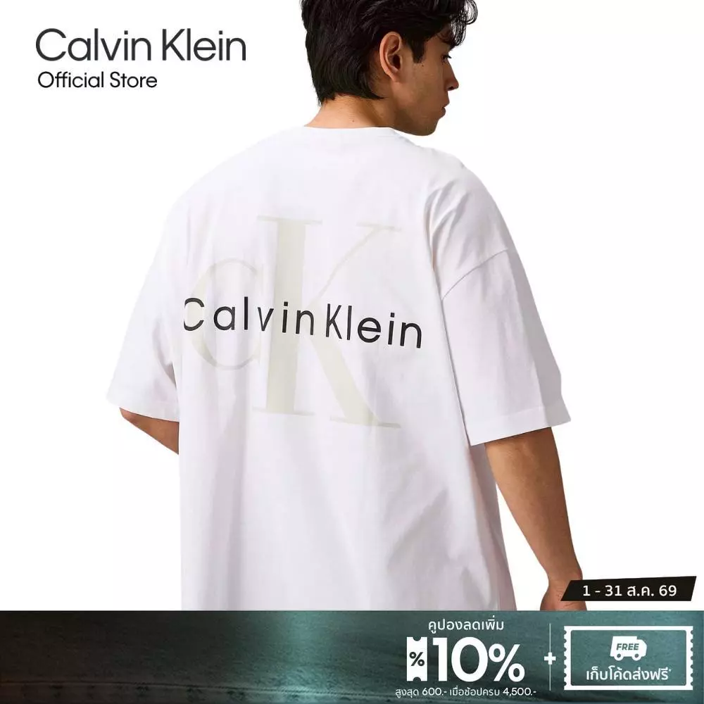 CALVIN KLEIN เสื้อยืดคอกลมแขนสั้นผู้ชาย CK Monogram Logo ทรง Oversized รุ่น 4RG005G YAF-สีขาว