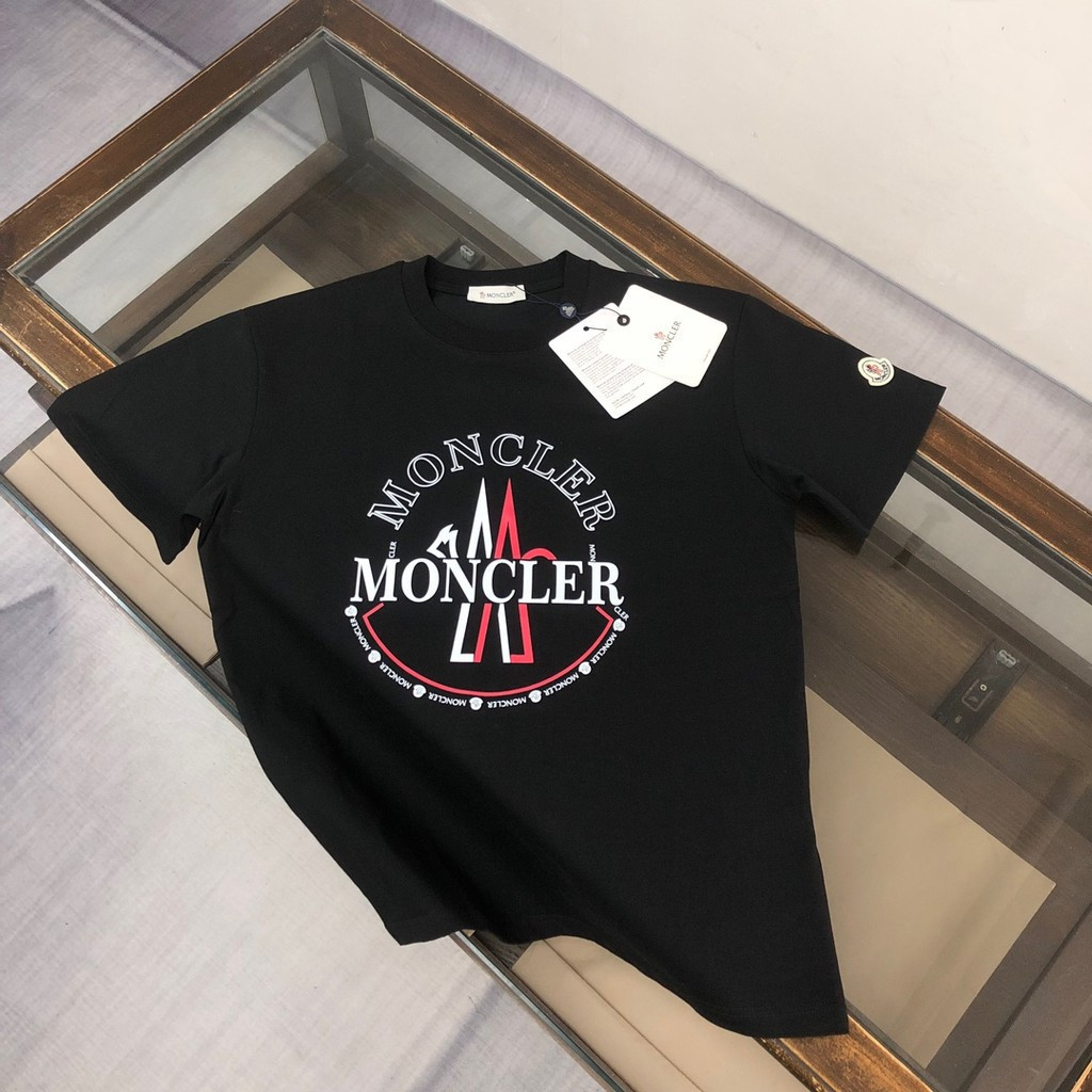 Moncler/Moncler/2026 ต้นฤดูใบไม้ผลิสไตล์ใหม่เสื้อยืดแขนสั้นชายหญิงคู่สไตล์ฤดูร้อน Street 2025 ฤดูใบไ