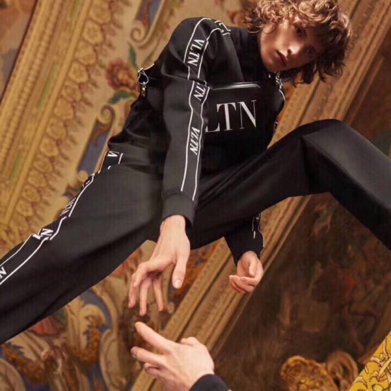 เกรดแท้ | กระเป๋าเข็มขัดหนัง VLTN