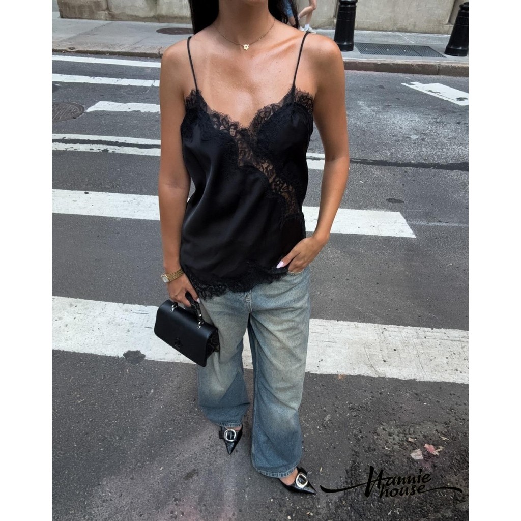 Camisole สำหรับผู้หญิงฤดูร้อน ดีไซน์ลายลูกไม้และซาติน คอวีเปลือยหลังไม่สมมาตร