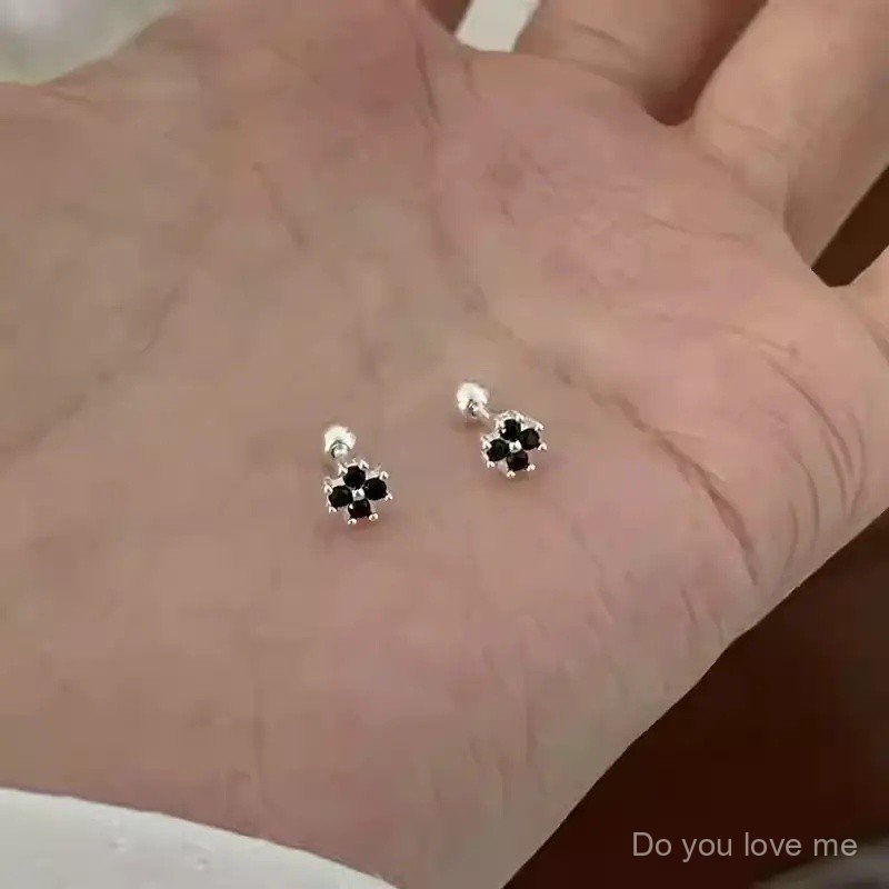 Anting-anting spiral reka bentuk Black Clover, gaya baharu 2025, perhiasan telinga wanita