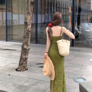 ชุดเดรสสายเดี่ยวทรงยาว ไปทะเล พริ้วสวย ถ่ายรูปขึ้นกล้องทุกมุม