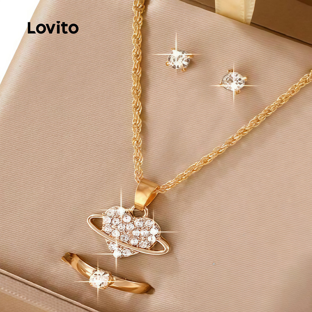 Lovito ชุดเครื่องประดับสุดหรูสไตล์เกาหลี ประกอบด้วยสร้อยคอ 3 เส้นสำหรับผู้หญิง LFA111218