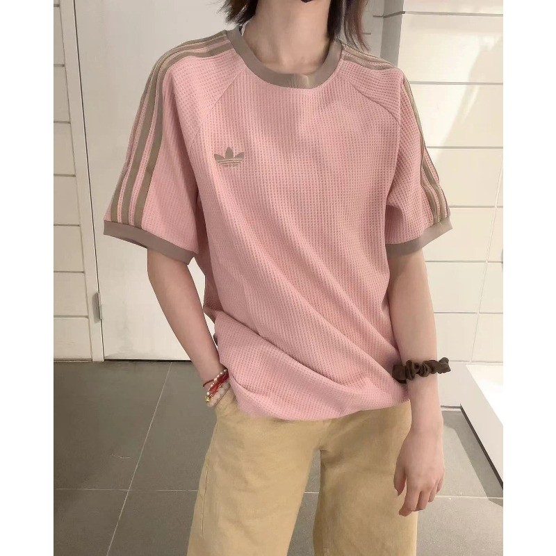 ADIDAS ☘☘Ready StockAdidas เสื้อยืดแขนสั้น Waffle Knit Raglan พร้อม 3-Stripes (Loose-Fit)
