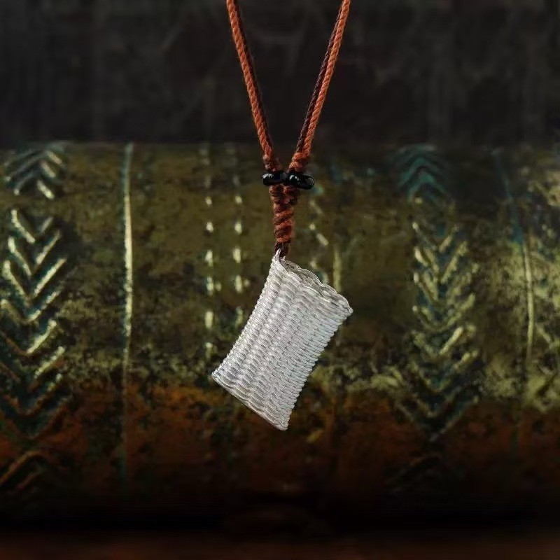 ESN คลาสสิกชุดแกะสลักสร้อยคอขวด Nomadic สไตล์ Niche High-End Feeling Single-Ear Flask ทอตะกร้าสร้อยค