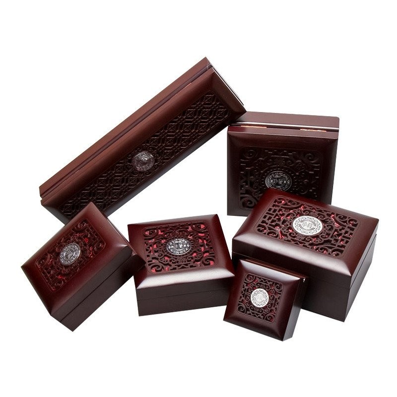 ลูกปัดจ18บรรจุภัณฑ์สร้อยข้อมือแหวนกล่องเครื่องประดับสร้อยข้อมือกล่องไม้ เหวินหว่าน ผู้ผลิตกล่องของขว