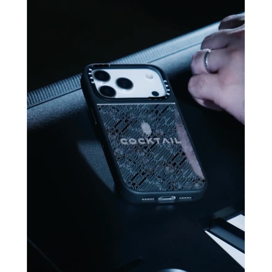 CASECASE X COCKTAILs Gold Monogram Black & Sliver กระจกแม่เหล็กดูด iPhone สําหรับ iPhone 17 Air 16 15 14 13 12 Pro Max Plus Hard กลับกรณีกล่องแกะสลักโลโก้