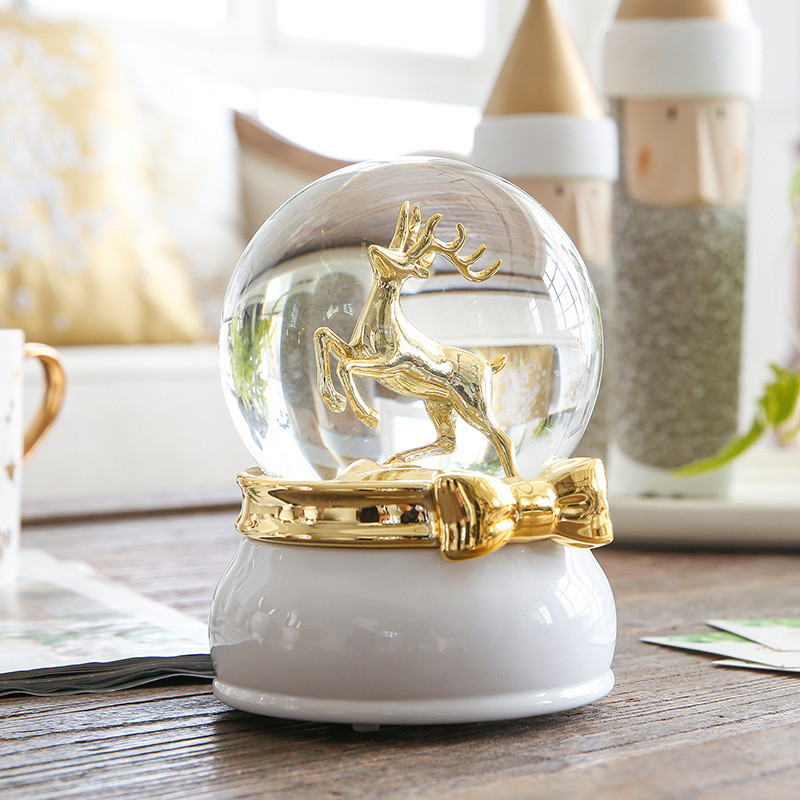 Electroplating Fantasy Elk เรซิ่นคริสตัลบอลเครื่องประดับคริสต์มาสกล่องดนตรีของขวัญธุรกิจพร้อมสต็อกพร