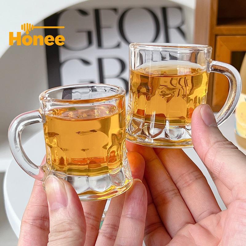 [Honee] 1PC 2oz ถ้วยเบียร์ขนาดเล็กจับพลาสติก Whisky Mini สําหรับปาร์ตี้แก้ว Barware ห้องครัวบาร์รับประทานอาหารบ้านสวนตกแต่ง Nice