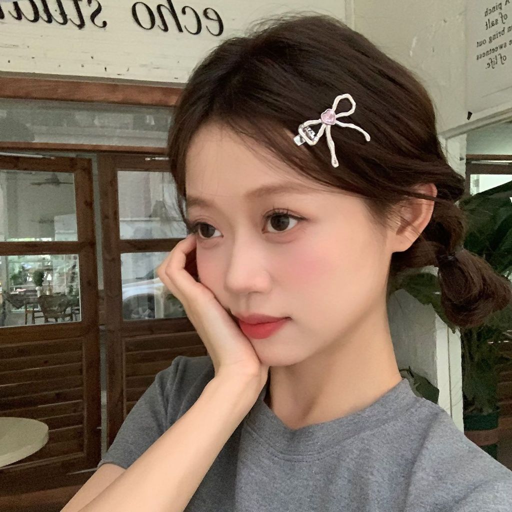 สาวหวาน~เงิน พลอยเทียม โบว์กิ๊บออกแบบรู้สึกซิลิโคนเหลวเรียบคลิป ใบเรียกเก็บเงินเป็ด คลิปคลิปด้านข้าง