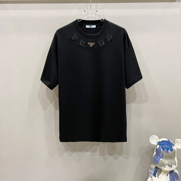 PRADA Counter Version เสื้อยืดแขนสั้นคู่สไตล์ Contrast สีฤดูใบไม้ผลิแฟชั่น Slim-fit Slimmer ดูฤดูใบไ