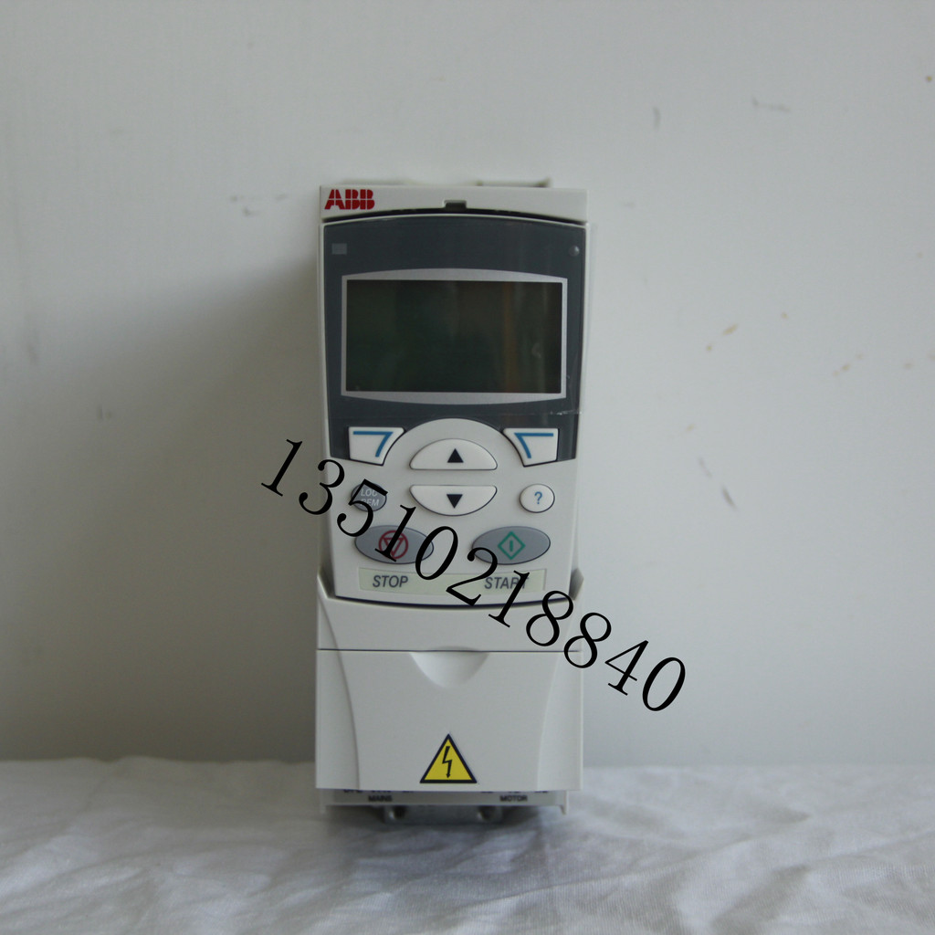 ABB อินเวอร์เตอร์ ACS310-03E-01A3-4/02A1/02A6/03A6/04A5/06A2/08A0 เดิม