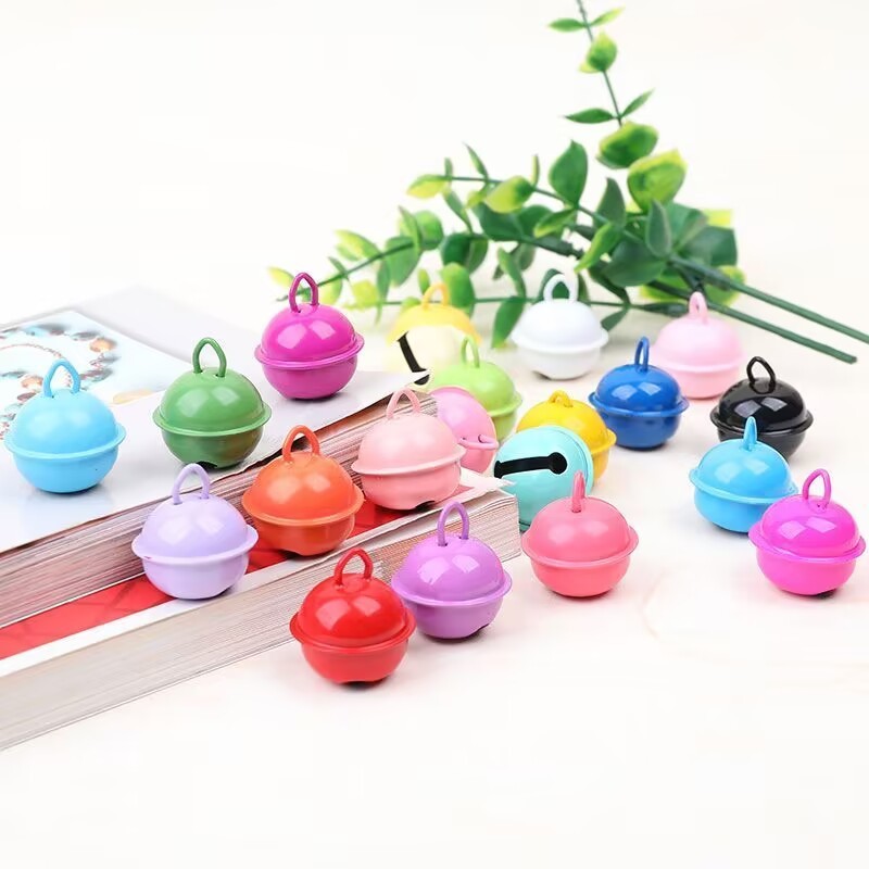 Lot ขนาดเล็ก Jingle Bells ลูกปัดผสมสีหลวม Charm Bell สําหรับ Handmade Christmas Party ตกแต่ง DIY เครื่องประดับอุปกรณ์เสริม
