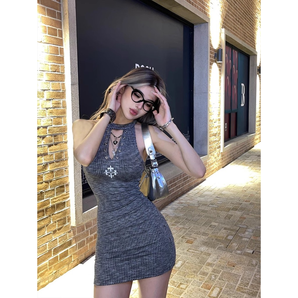 สไตล์ใหม่เซ็กซี่รอบคอ Hollow Slim-fit สะโพกบรรจุชุด Checkered Me กํามะหยี่สไตล์ Z7N4