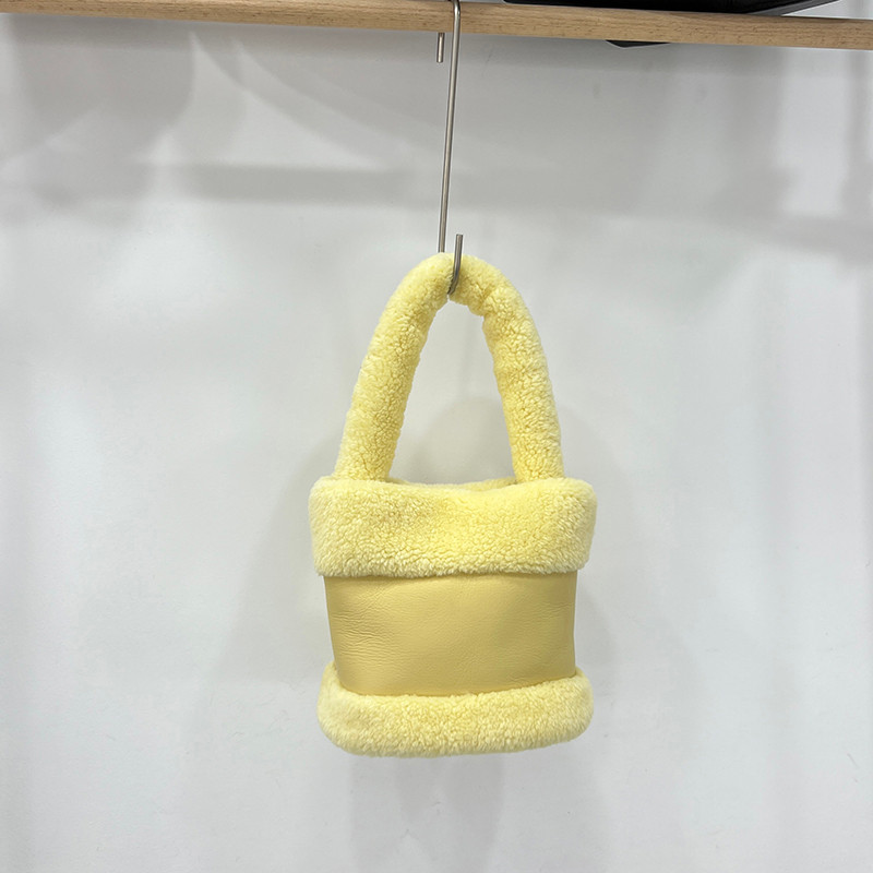 Obi 2022 Gentle Fresh Furry Bucket Bag สไตล์ฤดูใบไม้ร่วงและหนาว เนื้อลูกแกะเนียนนุ่ม พกพาสะดวก