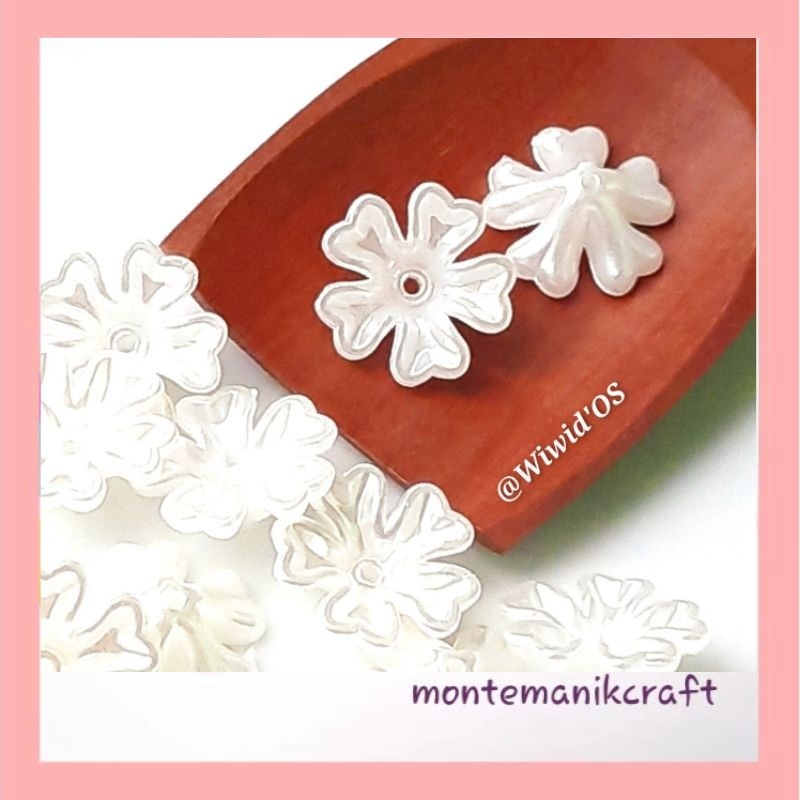 BEADS (15 ชิ้น) FIVE FLOWER PETAL BEADS 1.5 ซม. MONTEMAILNIK CRAFT