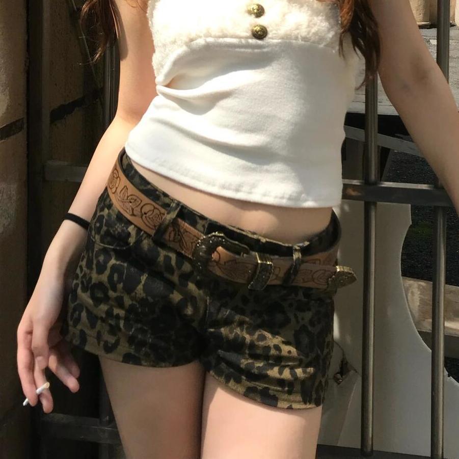 Millennium Spice Girl Retro Leopard-Print Low-Rise Denim Shorts20251020