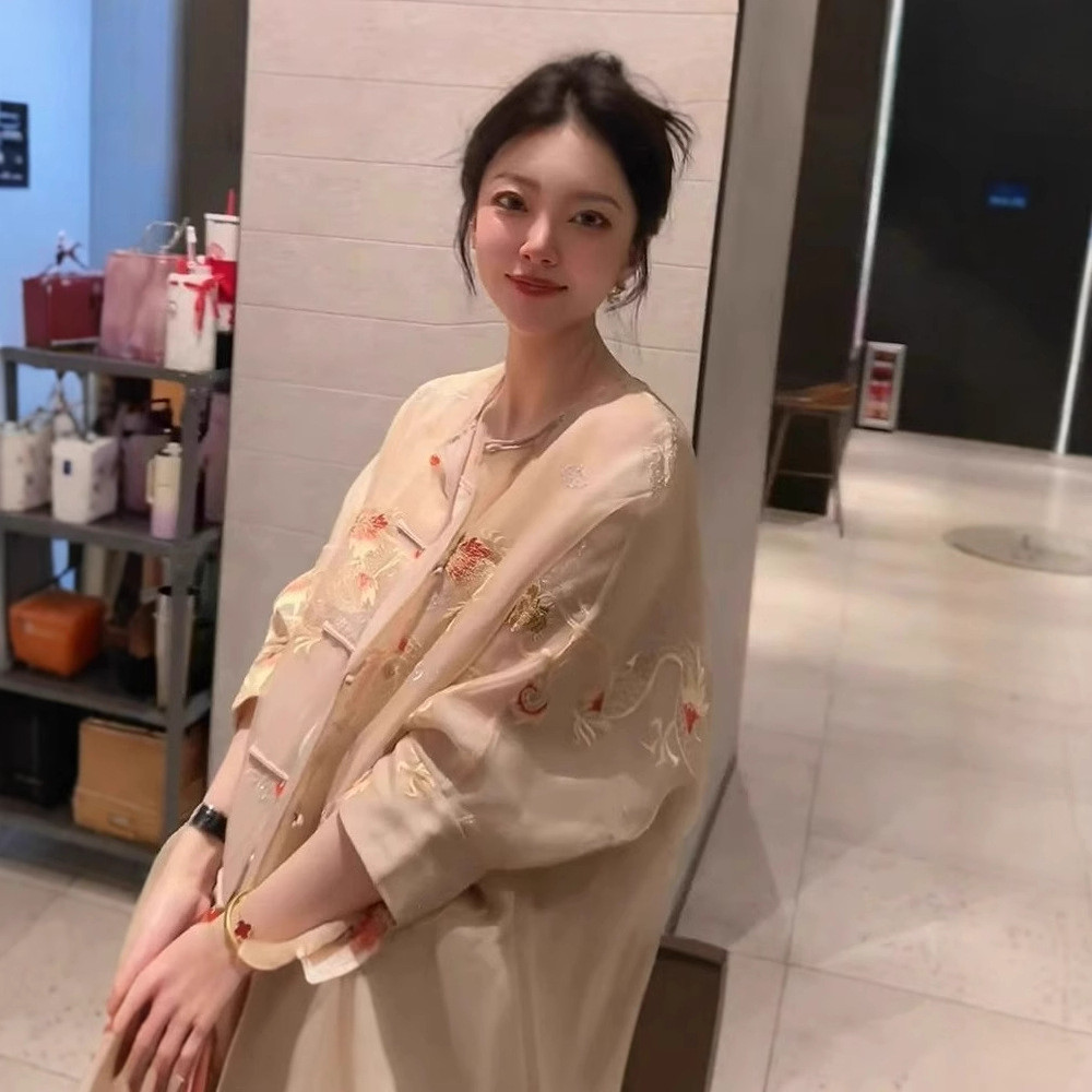 ชุดปักเสื้อสไตล์จีนขนาดเล็กสีเหลือง ทำจากผ้าออร์แกนซ่า เหมาะสำหรับฤดูร้อน