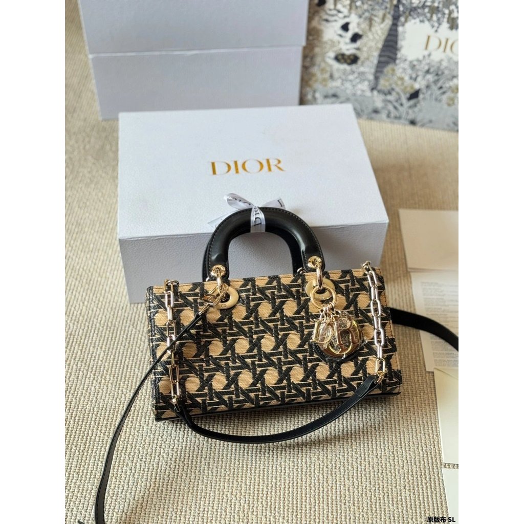 กระเป๋า DIOR DIOR Lady D-joy แนวนอน DIOR