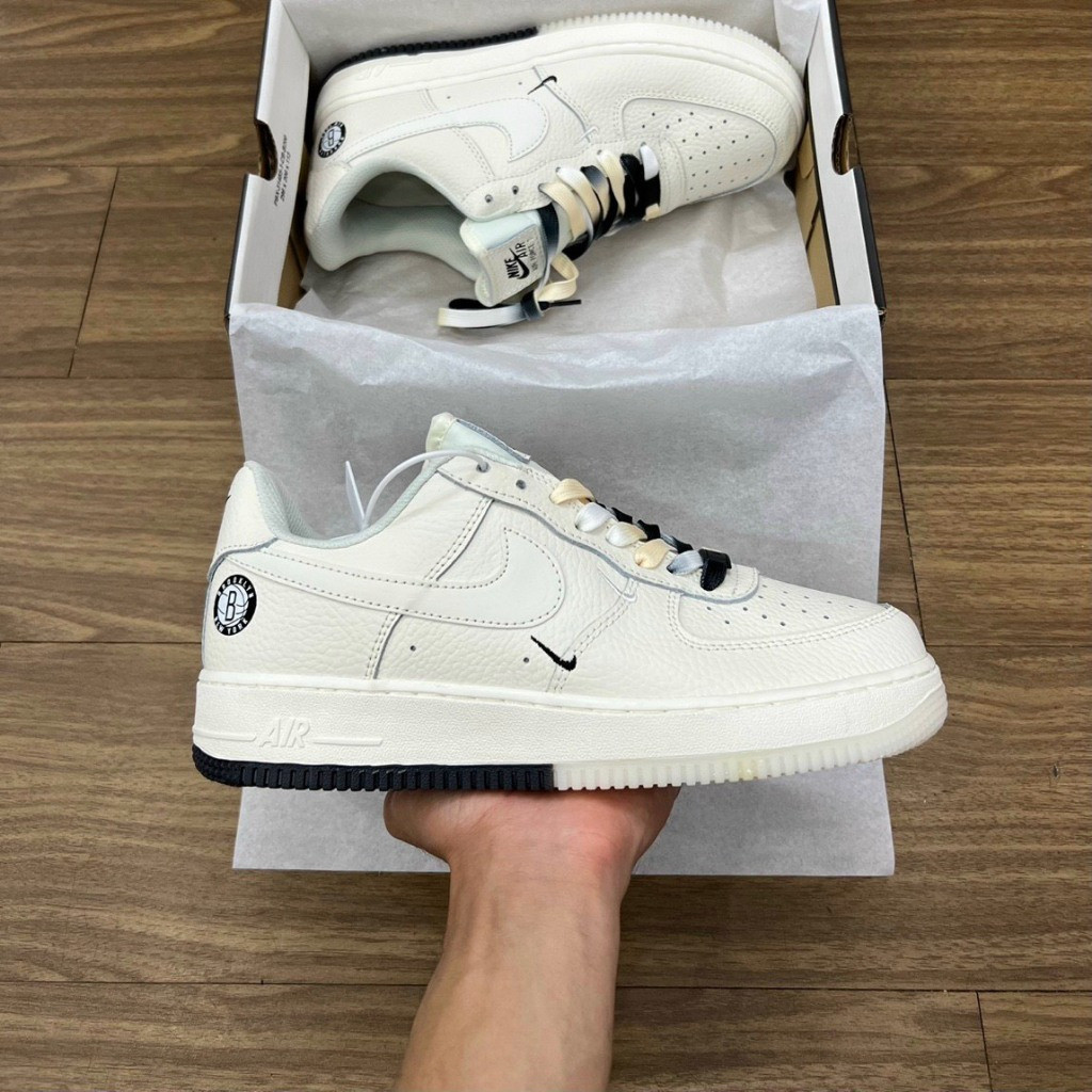 แต่ AF1 beige low-cut; Brooklyn Black Sail AF1 black mens full box bill