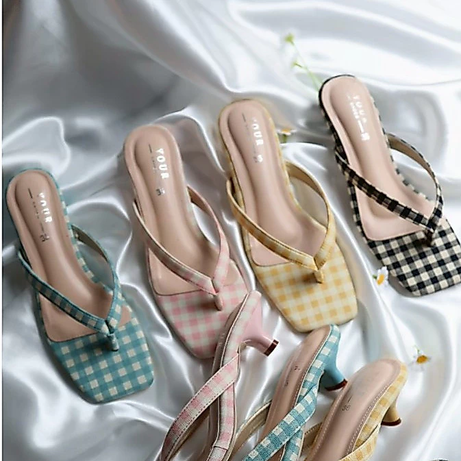 YOURSHOES K2 / รองเท้าส้นสูง 1นิ้ว รองเท้าหูหนีบ รองเท้าลายสก็อต