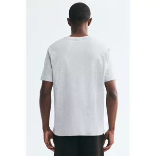 H&M(เอชแอนด์เอ็ม) เสื้อยืดคอกลมทรงปกติ ผู้ชาย 0685816_21