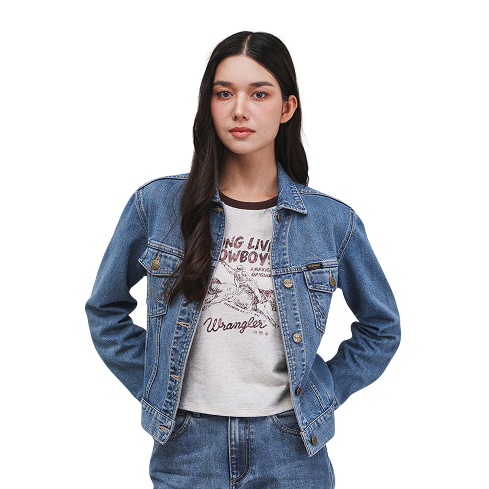 WRANGLER เสื้อแจ็กเก็ตผู้หญิง คอลเลคชั่น Beyond Denim รุ่น WR F126WJKTN15 - สียีนส์อ่อน — صورة 2