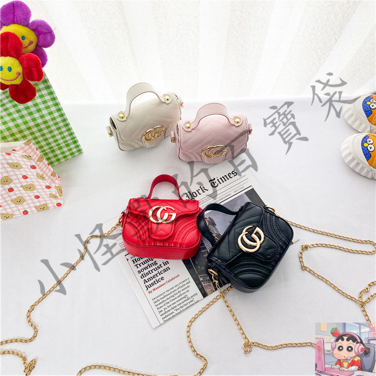 กระเป๋าเด็กใหม่ ในสไตล์ Chanel พิเศษสำหรับครอบครัว พร้อมกระเป๋าสายโซ่ในสไตล์เจ้าหญิง