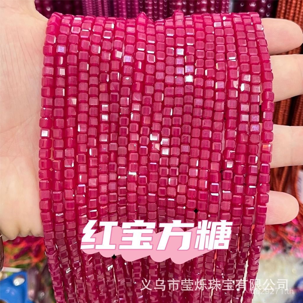 การเพาะปลูกอัญมณีลูกปัดลูกปัดหลวม 3 มม.-4 มม.Cube น้ําตาลอุปกรณ์เสริมสีแดงคอรันดัมทับทิมห้องปฏิบัติก