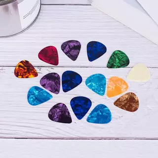 FOFREE 10 ชิ้น Plectrums 1 Pi ผู้ถือไฟฟ้าCelluloid กีตาร์อะคูสติก Pis สีสัน DDC