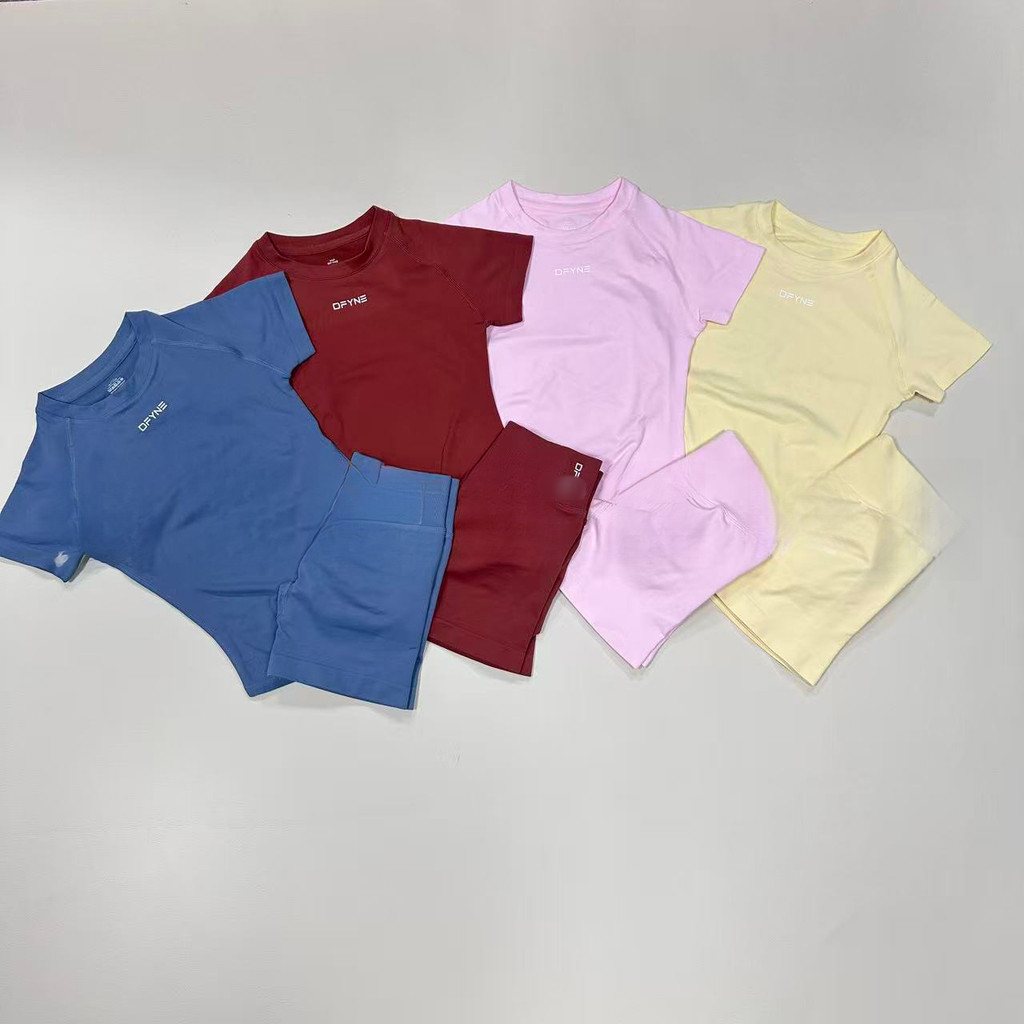 สินค้าใหม่ dfyne คอกลม Raglan แขนสั้น + กางเกงขาสั้นเอวสูงไม่มีรอยต่อ Macaron หลากสี Pilates ชุดออกกําลังกาย