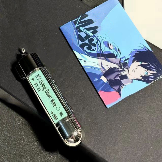 8.4-สินค้าอนิเมะ < Persona 3 > Yuukiri cos สไตล์เดียวกัน mp3 จี้สร้อยคอสร้อยคอสองมิติของขวัญ