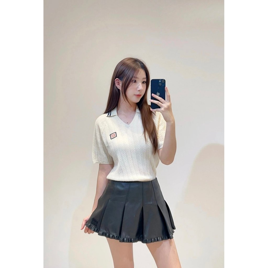 1: 1 Scale 丨 M1u Contrast Color Letter เย็บปักถักร้อย V คอแคชเมียร์แขนสั้นคลาสสิกความรู้สึกลดอายุที่