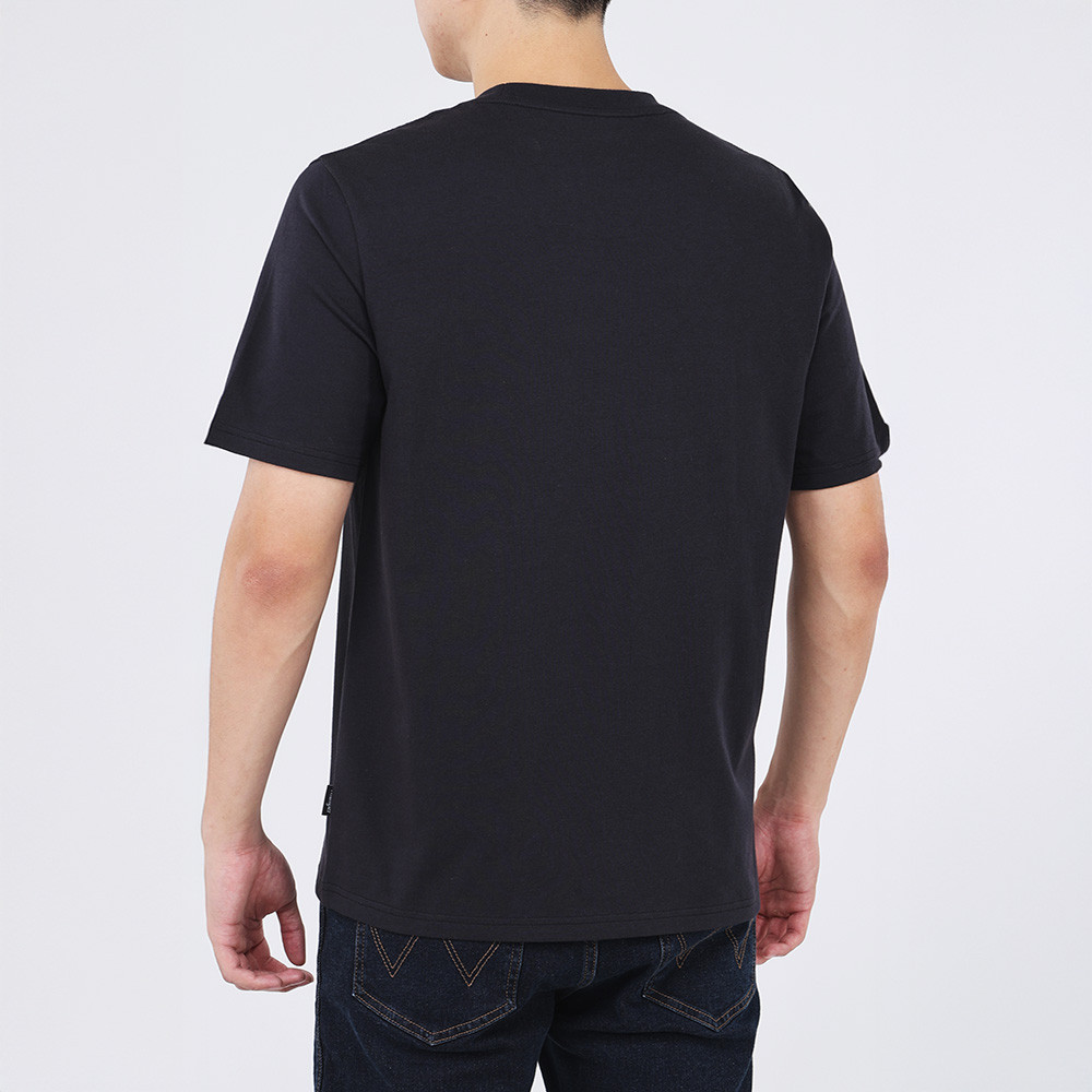 WRANGLER เสื้อยืดแขนสั้นผู้ชาย รุ่น WR S426MTSSF38 สีดำ — صورة 4
