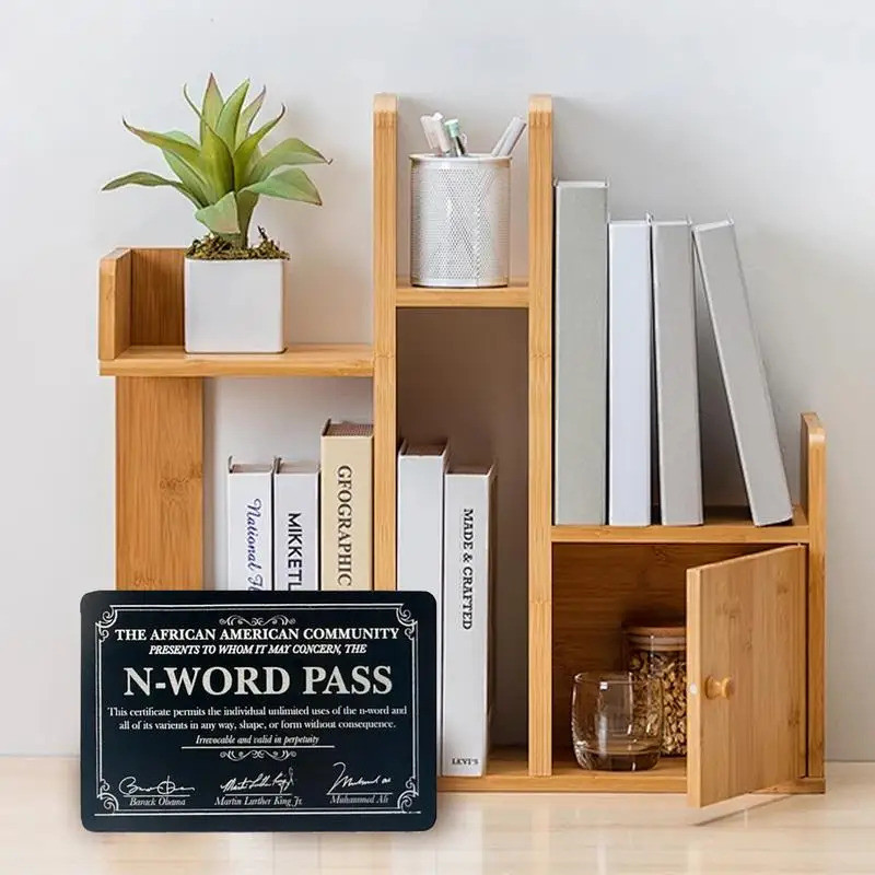 ตลกป้ายโต๊ะที่ไม่ซ้ํากันอารมณ์ขัน N-word Pass ใบรับรองไม้ตกแต่ง Prank หัตถกรรมไม้ตกแต่งแปลกใหม่