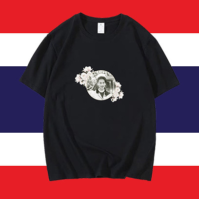 เสื้อยืดแขนสั้น Queen mother Sirikit has died at age 93 ,แฟชั่นไอคอนที่ทรงอิทธิพลมาก