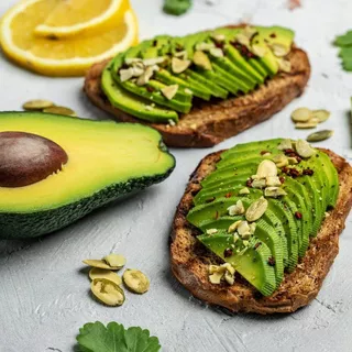 อโวคาโดแฮสคัดพิเศษ Hass Avocado Premium [หมายเลขบาร์โค้ด 0000048269780 ] สินค้าคุณภาพดี คัดสรรอย่างตั้งใจ