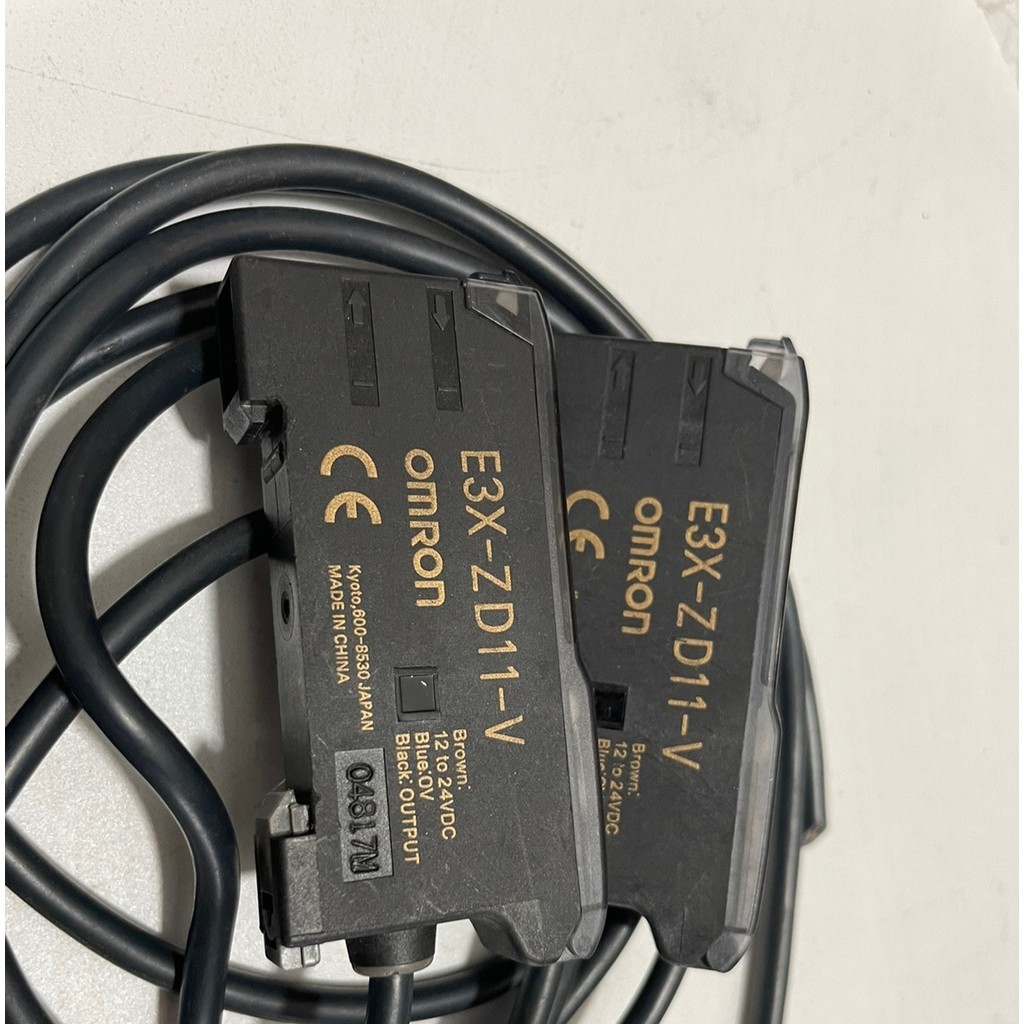 เครื่องขยายเสียงไฟเบอร์ออปติกของแท้ของแท้ E3X-ZD11 E3X-ZD11-V จัดส่งในวันเดียวกัน