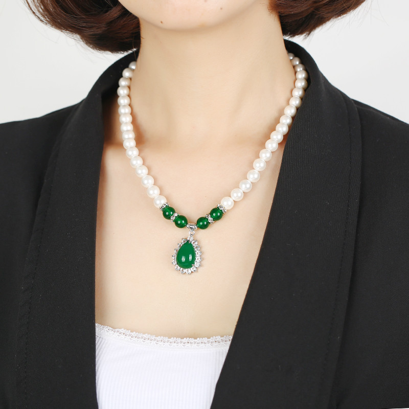 ธรรมชาติ Mother-Oyster Pearl สั้น Agate สุภาพสตรีสร้อยคออารมณ์หรูหรา Simple Cheongsam Clavicle Chain