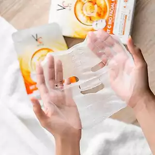แผ่นมาร์คหน้า VCน้องฉัตร Ratcha Vit c bio facial mask ( 1 กล่อง บรรจุ 6 ซอง)