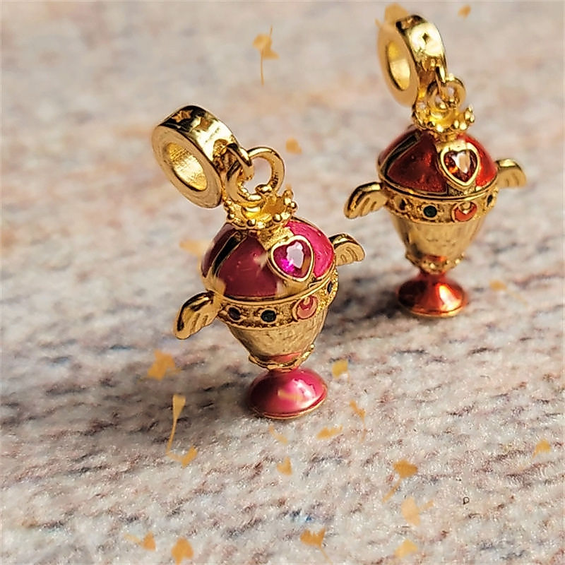 <เซเลอร์มูน> Tsukino Usagi Holy Grail Flip จี้สร้อยคออะนิเมะอุปกรณ์ต่อพ่วง 2D Collarbone Chain ของขว