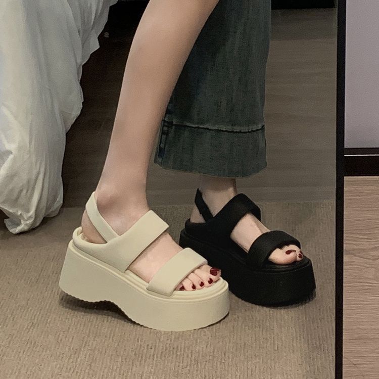 One-word Strap Platform Sole Sandals 2026 Summer Simple Fashion Small Platform Platform Beach Shoes