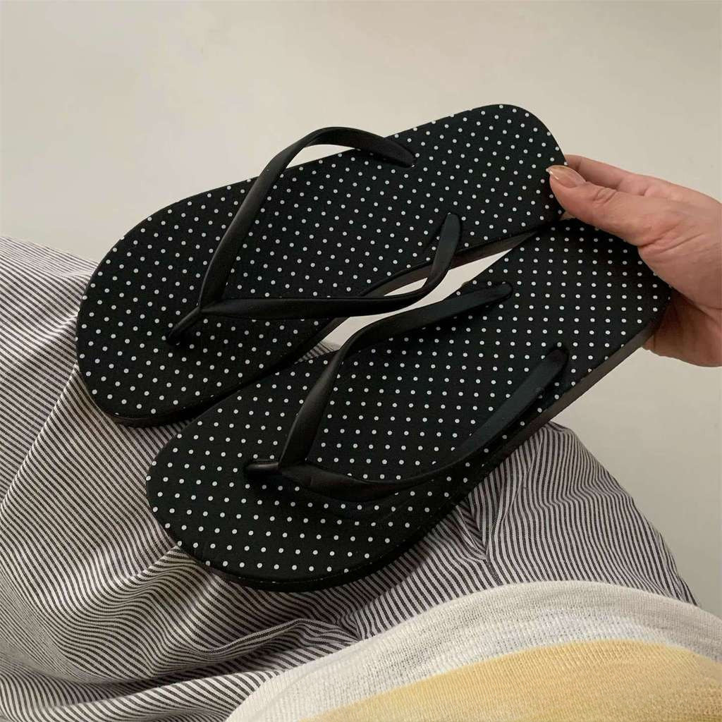 Small Polka Dot สไตล์เรียบง่ายแบน Flip-Flops ผู้หญิงฤดูร้อนกลางแจ้งสวมใส่ All-Match Anti-Slip Soft Sole รองเท้าแตะ