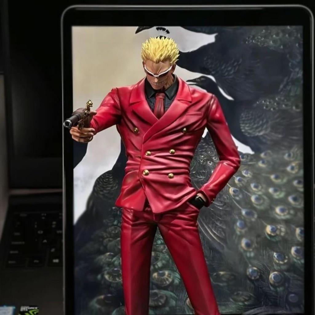 ฟิกเกอร์ Donquixote Doflamingo ชุดสูทแดง One Piece โมเดลตั้งโชว์ สินค้าอนิเมะ PVC ตัวต่อขยับได้