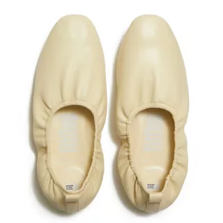 FITFLOP X PANTONE DELICATO POISE B รองเท้าทรงบัลเล่ต์ผู้หญิง รุ่น AE0-E91 สี YELLOW