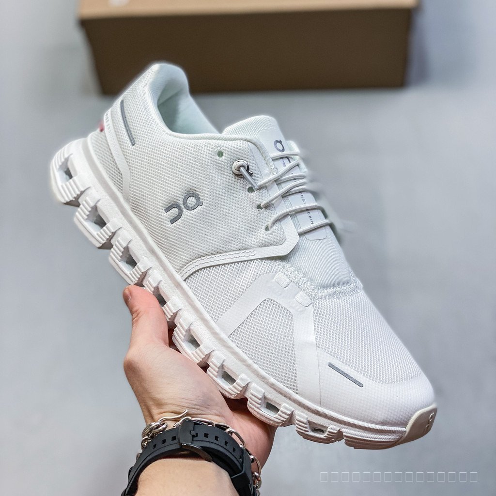 On Cloud 6 Spring Summer สินค้าใหม่รองเท้ากีฬาลําลองรองเท้าวิ่ง Unisex Q1DX