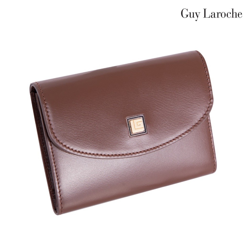 Guy Laroche กระเป๋าสตางค์ผู้หญิง 3 พับกลาง สีน้ำตาล รุ่น AGP10533W6BRM
