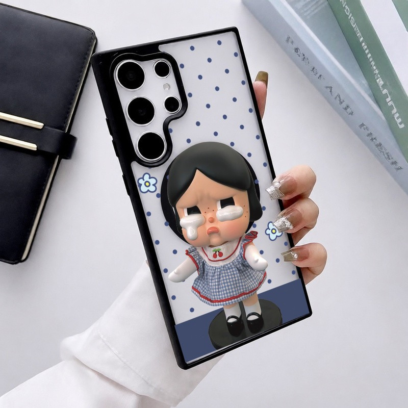 เคสแม่เหล็กกันกระแทก ลายสาวน้อยร้องไห้ชุดเดรสลายตารางสีฟ้า สำหรับ Samsung S25 Ultra S24 Ultra S23 Ultra A56 A55 A35 A15